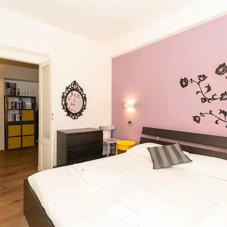 Piazza Statuto Apartment *